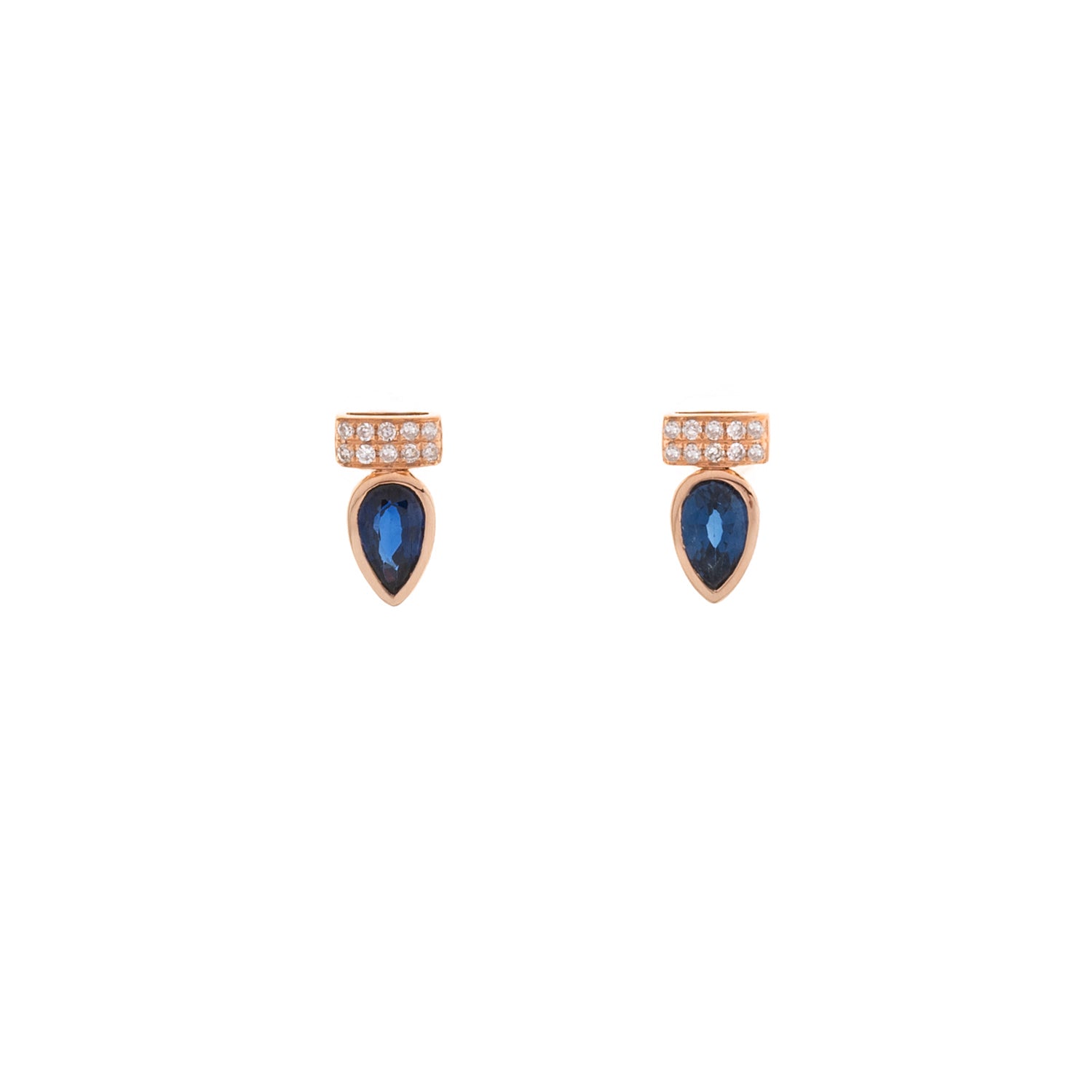 Sapphire Earring. Earrings. 18K gold earring. White Gold, yellow gold, rose gold. Perfect Gift. Earring gift. Fine jewelry. Anatol. Kifissia. Golden Hall. Σκουλαρίκι χρυσό. Σκουλαρίκι με ζαφείρια. Σκουλαρίκι τρυπητό. Σκουλαρίκι με ζαφείρι. Σκουλαρίκι με διαμάντια. Athens. Κηφισιά. Σκουλαρίκι με μπριγιάν.