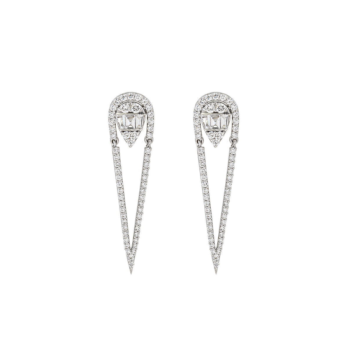 Fine Jewelry Earring. Diamond Earring. Gold and diamond earring. High end jewelry earring. Expensive jewelry. Anatol jewelry. Kifissia. Golden Hall. Χρυσά κοσμήματα. Κοσμήματα Κηφισιά. Σκουλαρίκι με διαμάντια. Σκουλαρίκι με μπριγιάν. Ακριβό σκουλαρίκι. Χρυσό σκουλαρίκι. Baguette diamond earring.