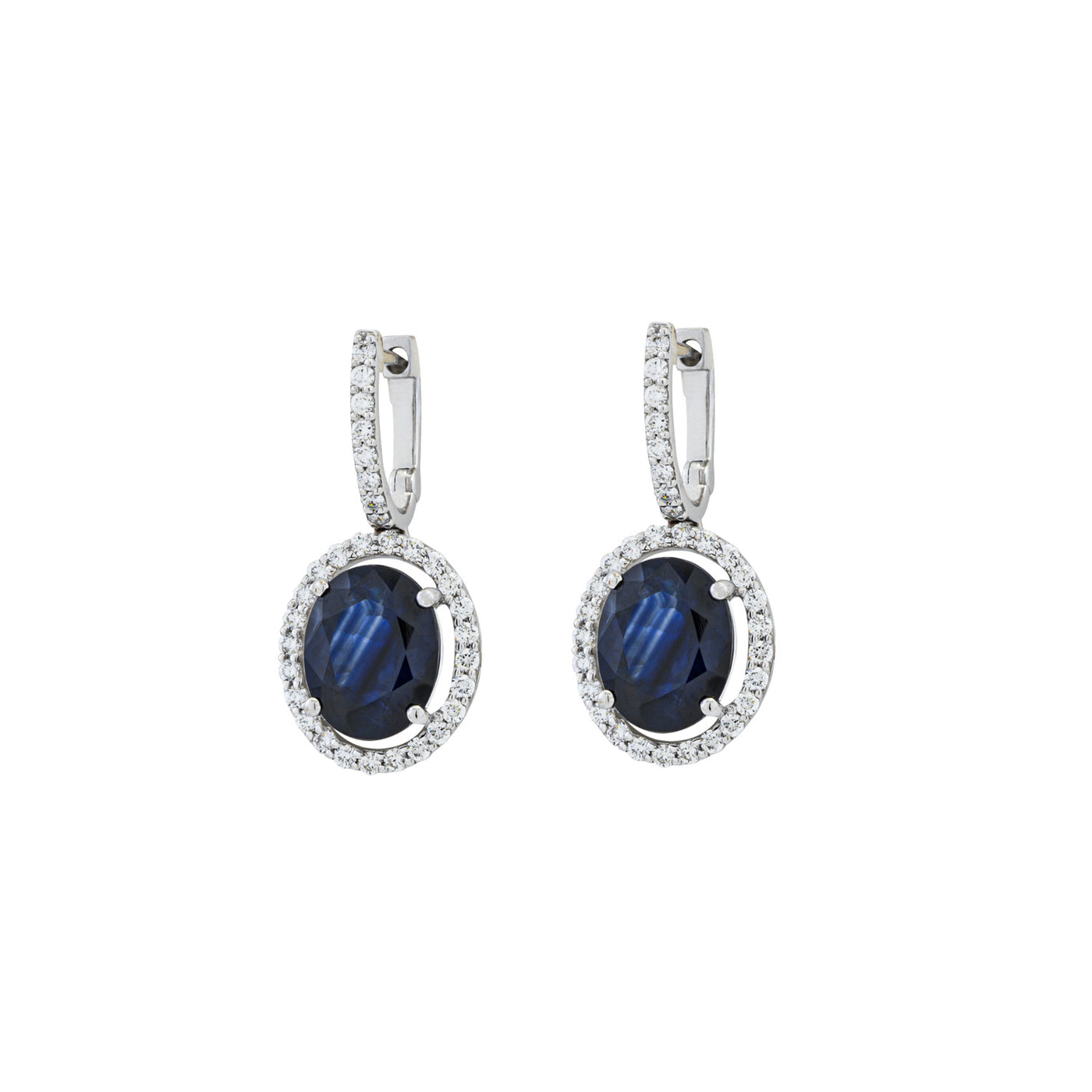 Sapphire Earring. Earrings. 18K gold earring. White Gold, yellow gold, rose gold. Perfect Gift. Earring gift. Fine jewelry. Anatol. Kifissia. Golden Hall. Σκουλαρίκι χρυσό. Σκουλαρίκι  με ζαφείρια. Σκουλαρίκι τρυπητό. Σκουλαρίκι με ζαφείρι. Σκουλαρίκι με διαμάντια. Athens. Κηφισιά. Σκουλαρίκι με μπριγιάν.