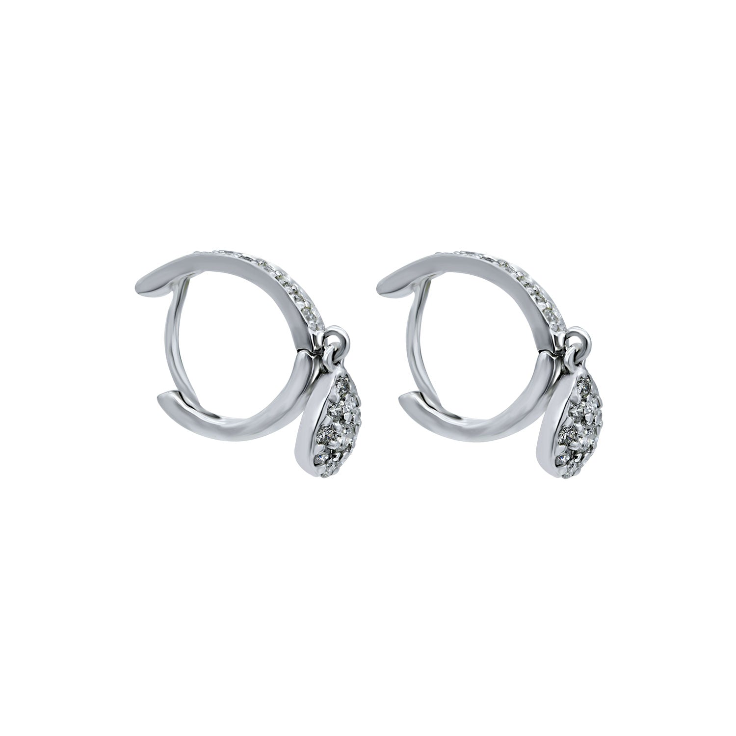 Diamond Hoop earrings. Hoop earrings. Gold hoop earrings. Gold and Diamond hoop earrings. Easy to wear hoops. Diamond hoops. Diamond earrings for gift. Χρυσοί κρίκοι. Διαμαντένιοι κρίκοι. Κρίκος με διαμάντια. Σκουλαρίκια κρίκοι. Σκουλαρίκι για δώρο. Fine jewelry. Anatol. Kifissia. Golden Hall. Athens.