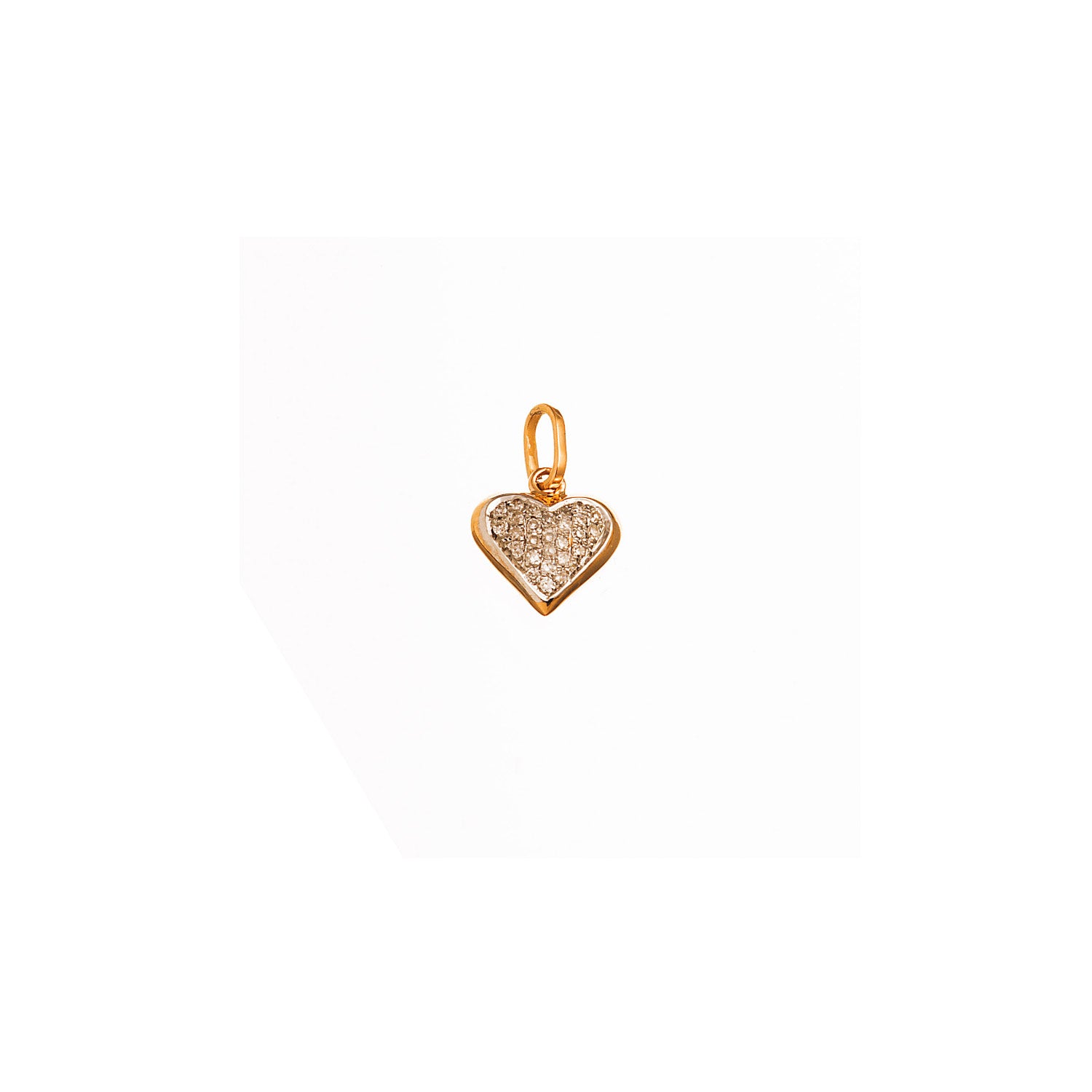 Diamond Pendants. Heart Pendants. Pendant Gift. Charm Gift. Anatol Jewelry. Fine Jewelry. Golden Hall. Kifissia. Athens. Χρυσά κοσμήματα. Κοσμήματα με διαμάντια. Καρδιά κόσμημα. Μοτίφ καρδιά. Καρδιά για δώρο κόσμημα. Κοσμήματα Κηφισιά. Αθήνα.