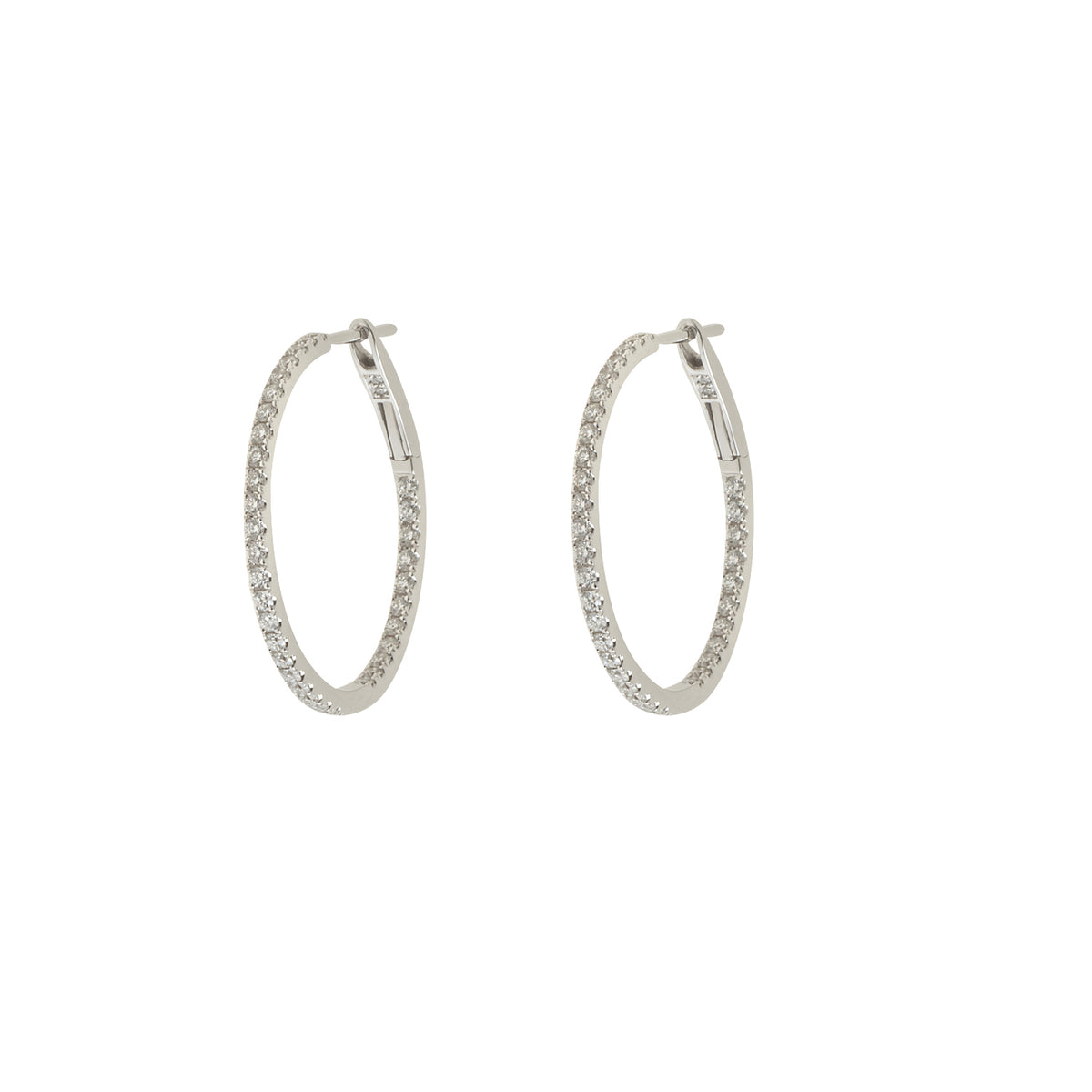 Diamond Hoop earrings. Hoop earrings. Gold hoop earrings. Gold and Diamond hoop earrings. Easy to wear hoops. Diamond hoops. Diamond earrings for gift. Χρυσοί κρίκοι. Διαμαντένιοι κρίκοι. Κρίκος με διαμάντια. Σκουλαρίκια κρίκοι. Σκουλαρίκι για δώρο. Fine jewelry. Anatol. Kifissia. Golden Hall. Athens.