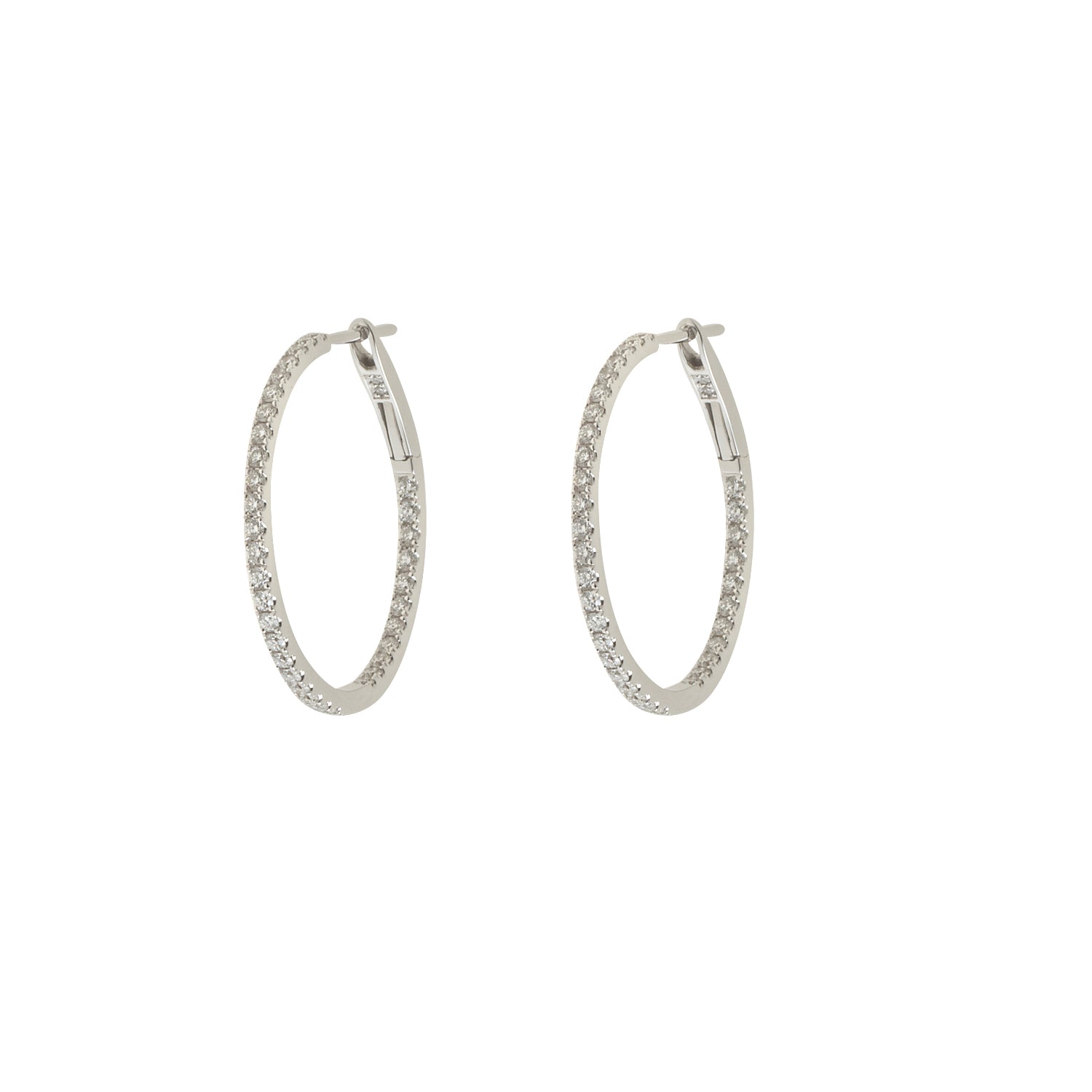 Diamond Hoop earrings. Hoop earrings. Gold hoop earrings. Gold and Diamond hoop earrings. Easy to wear hoops. Diamond hoops. Diamond earrings for gift. Χρυσοί κρίκοι. Διαμαντένιοι κρίκοι. Κρίκος με διαμάντια. Σκουλαρίκια κρίκοι. Σκουλαρίκι για δώρο. Fine jewelry. Anatol. Kifissia. Golden Hall. Athens.