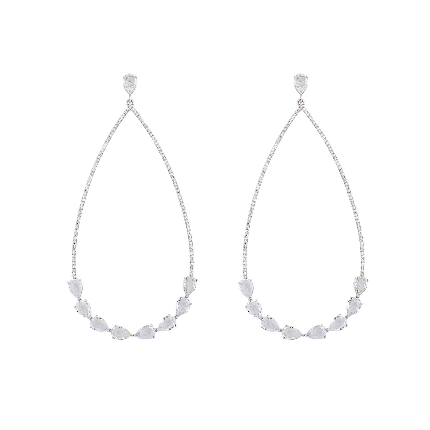 Sapphire Earring. Gold earring. Fine jewelry. Anatol. Golden Hall. Σκουλαρίκι χρυσό. Σκουλαρίκι  με ζαφείρια. Σκουλαρίκι τρυπητό. Σκουλαρίκι με ζαφείρι. Σκουλαρίκι με διαμάντια. Athens. Σκουλαρίκι με μπριγιάν. 