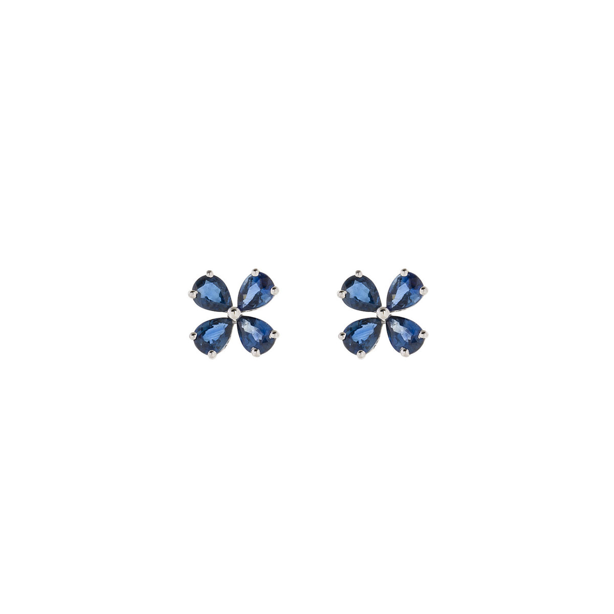 Sapphire Earring. Earrings. 18K gold earring. White Gold, yellow gold, rose gold. Perfect Gift. Earring gift. Fine jewelry. Anatol. Kifissia. Golden Hall. Σκουλαρίκι χρυσό. Σκουλαρίκι  με ζαφείρια. Σκουλαρίκι τρυπητό. Σκουλαρίκι με ζαφείρι. Σκουλαρίκι με διαμάντια. Athens. Κηφισιά. Σκουλαρίκι με μπριγιάν. 
