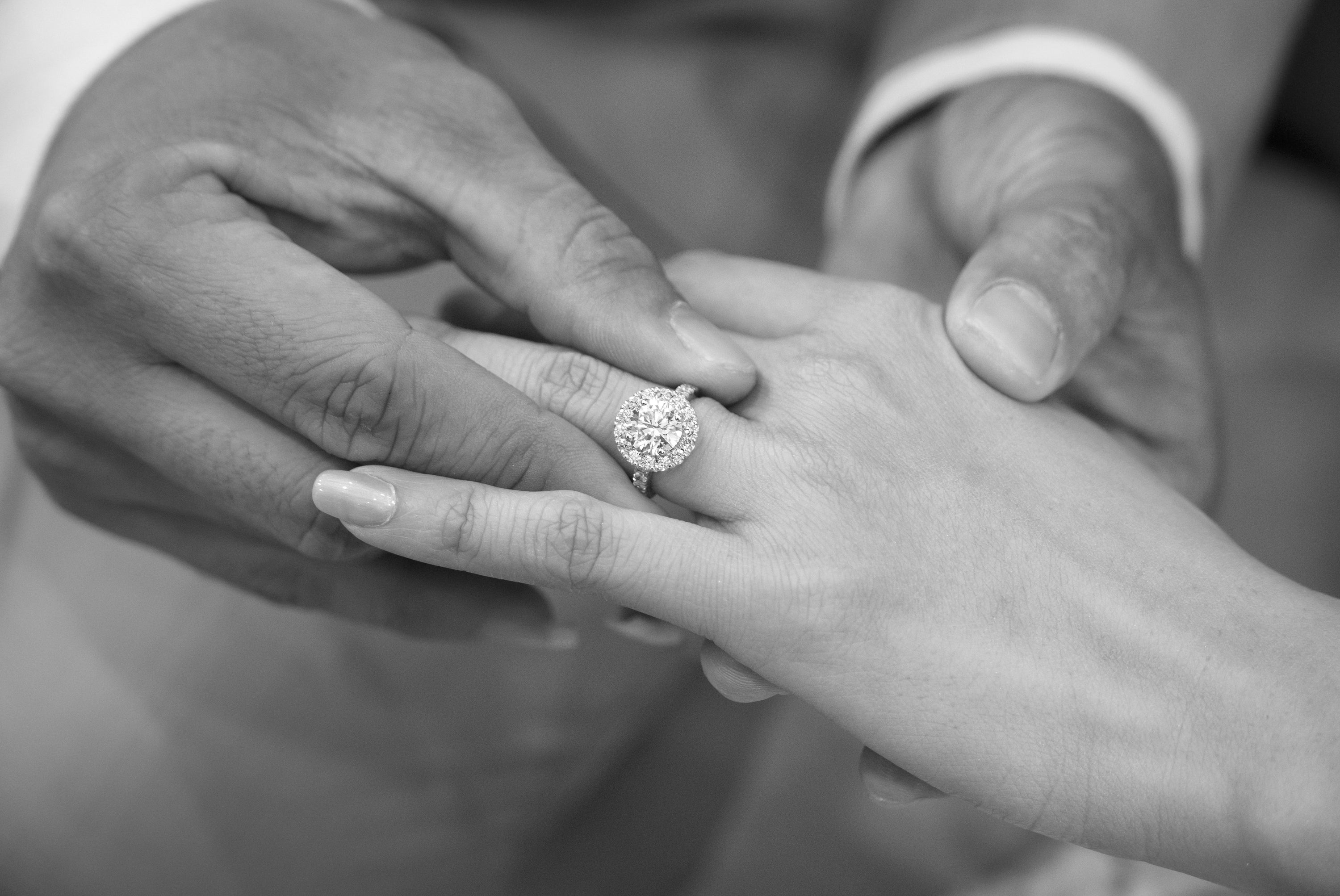 Diamond Ring. Engagement Ring. Promise ring. Color. Clarity. Diamond cut. Carat weight. Proposal ring. Proposing. Wedding. Engagement. Solitaire diamond. Brilliant cut diamond. Golden Hall. Kifissia. Athens. Μονόπετρο δαχτυλίδι. Δαχτυλίδι με διαμάντι. Δαχτυλίδι για πρόταση γάμου. Κηφισιά. Αθήνα. Κοσμήματα.