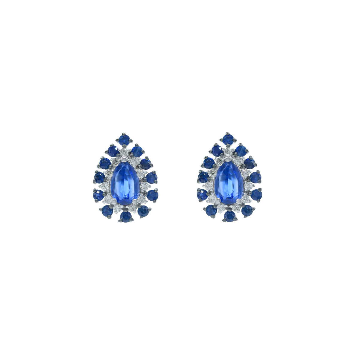 Sapphire Earring. Earrings. 18K gold earring. White Gold, yellow gold, rose gold. Perfect Gift. Earring gift. Fine jewelry. Anatol. Kifissia. Golden Hall. Σκουλαρίκι χρυσό. Σκουλαρίκι  με ζαφείρια. Σκουλαρίκι τρυπητό. Σκουλαρίκι με ζαφείρι. Σκουλαρίκι με διαμάντια. Athens. Κηφισιά. Σκουλαρίκι με μπριγιάν. 