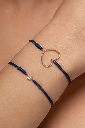 Cord bracelet. Diamond charm cord bracelet. Gold and diamond bracelet. Bracelet with charm and cord. Colourful cord bracelet. Anatol Jewellery. Χρυσά κοσμήματα. Βραχιόλι με κορδόνι. Χρυσό βραχιόλι με μπριγιάν. Κοσμήματα Κηφισιά.