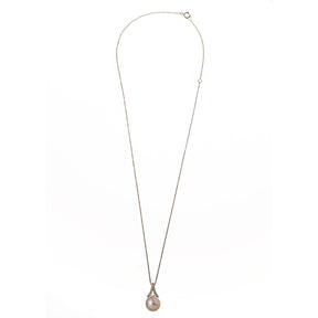 Pearl Necklace. Fresh water pearl. Sea pearl. Diamond and pearl necklace. Diamond Necklace. Chain necklace. Classic Necklace. Pearl Gift. Fine jewelry. Anatol jewelry. Χρυσά κοσμήματα. Κοσμήματα Κηφισιά. Κολιέ με μαργαριτάρι. Κολιέ με πέρλα. Κολιέ με μπριγιάν και μαργαριτάρι. Κολιέ με διαμάντι και πέρλα.