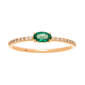 Emerald Ring. Diamond and emerald ring. Gift ring. Gold ring. Diamond ring. Precious stone ring. High end ring. Anatol jewelry. Fine jewelry. Golden Hall. Kifissia. Step cut ring. Vivid green emerald. Fine jewelry. Ring. Athens. Δαχτυλίδι με σμαράγδι. Σμαραγδένιο δαχτυλίδι. Δαχτυλίδι με σμαράγδι και μπριγιάν.